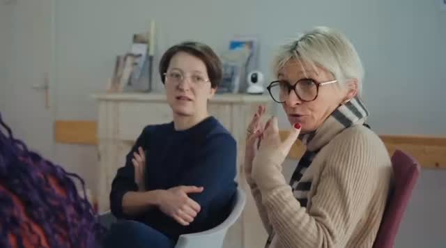 🎭 Stage ART – Vacances scolaires

La Galerie de la Danse vous propose un stage ART à chaque première semaine de vacances scolaires, autour d’un thème artistique renouvelé.

Ce stage pluridisciplinaire associe théâtre, danse contemporaine et danse rythmique, offrant aux participants un espace de création, d’expression et de recherche corporelle.
Il favorise l’imaginaire, la confiance en soi et le travail collectif, dans un cadre structurant et bienveillant.

📆Dates :
• 9 au 13 février
• 7 au 11 avril
• 6 au 10 juillet

👧🧑 Groupes par âge :
• Enfants (7–10 ans)
• Adolescents (11–13 ans)
• Adolescents / Adultes (+13 ans)

🎫Vous trouverez en biographie Instagram les liens d’inscription pour chaque période de stage. 

📍 La Galerie de la Danse – 1 rue Midol, 25000 Besançon

Merci à @emaproduction_ pour la réalisation de cette vidéo ✨